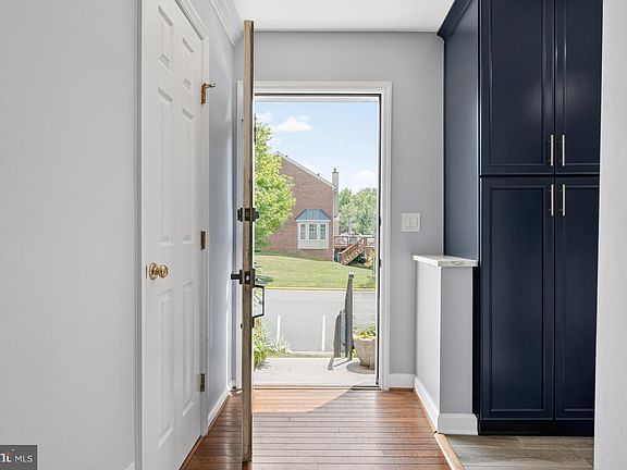 3rd image of 6074 Kestner Cir