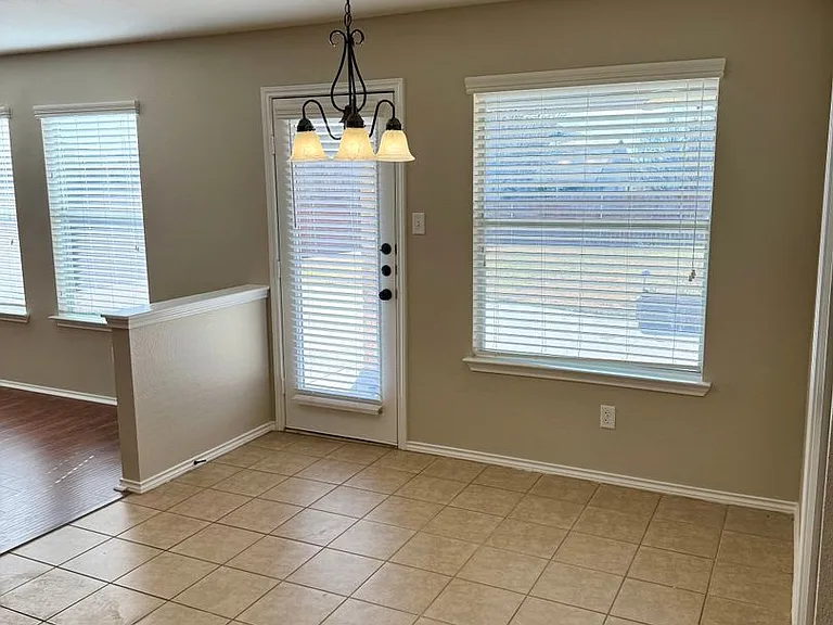 5704 Drystone Ln — Photo 6