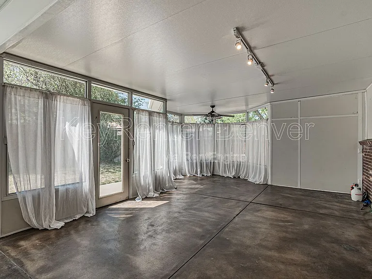 535 S Cody St — Photo 15