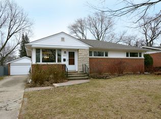 815 W Busse Ave, Mount Prospect, IL 60056