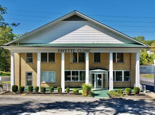 3779 Lochgelly Rd, Oak Hill, WV 25901