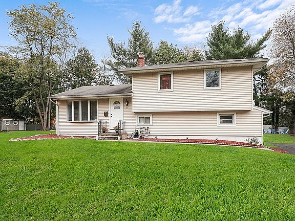 2nd image of 31 Morris Dr
