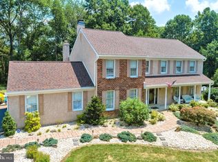 807 Robert Dean Dr, Downingtown, PA 19335