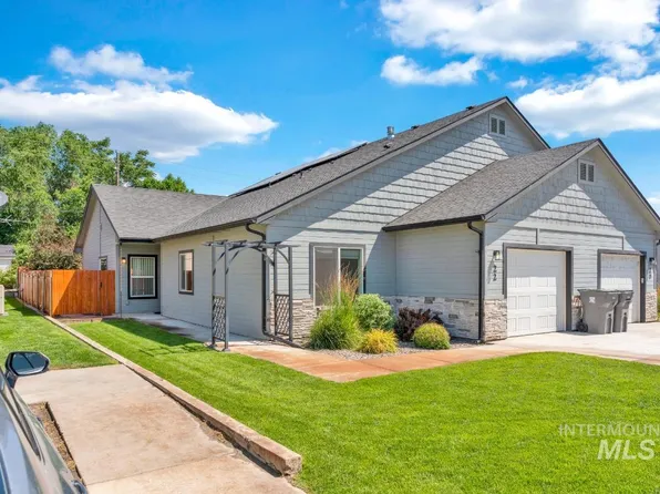 22 W Owyhee Ave, Homedale, ID 83628