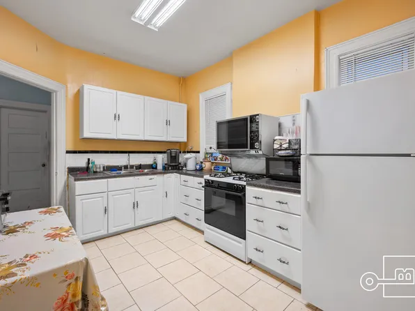 968 East 10th Street image 5 of 16