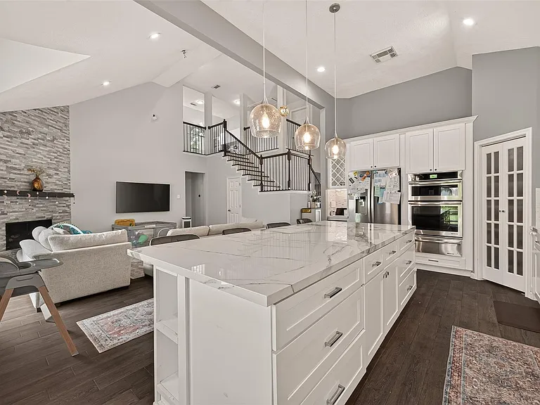 6514 Kings Summit Dr — Photo 19