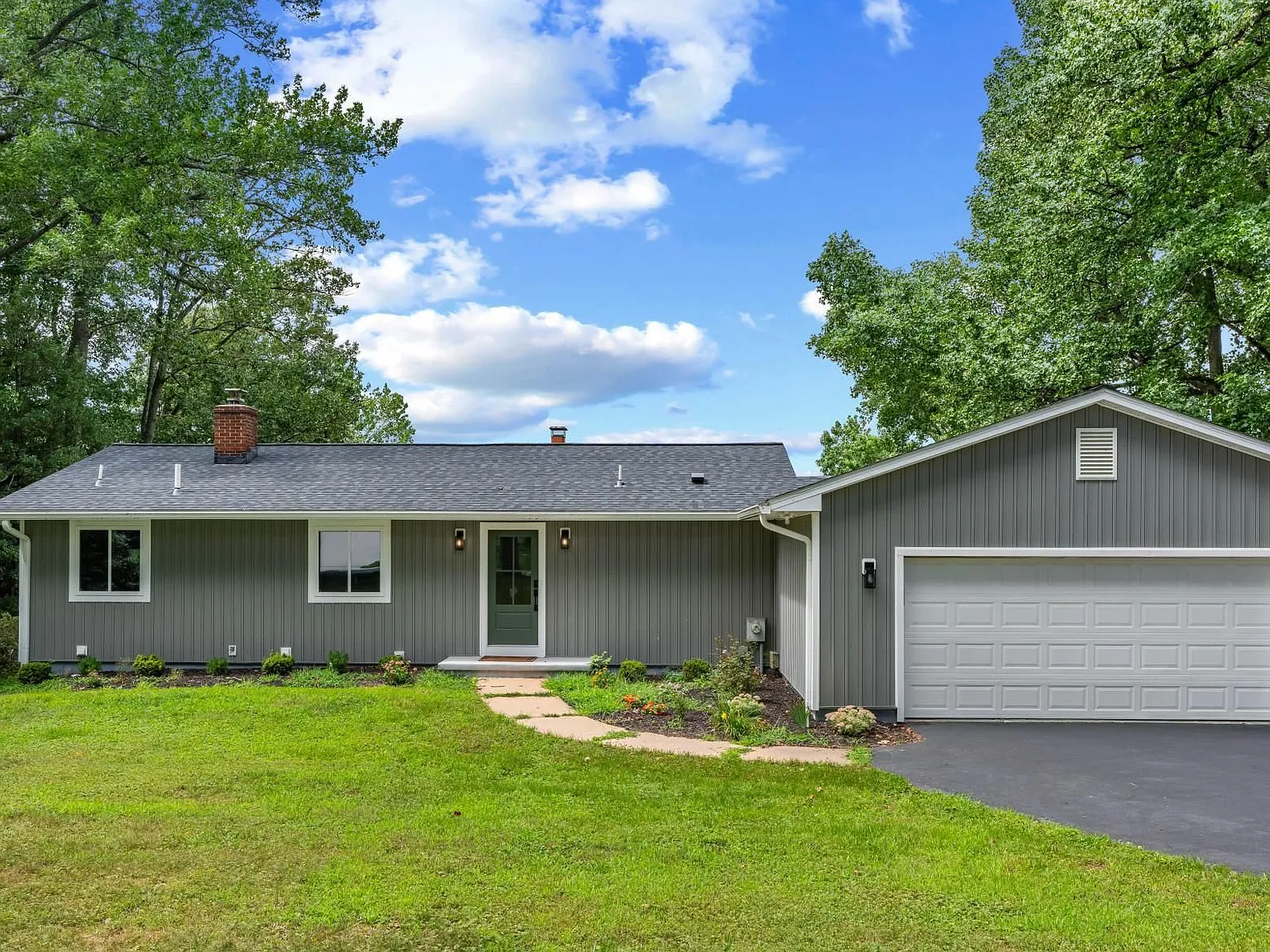 3 bed, 3.0 bath, 2144 sqft, $3,750 — Photo 1