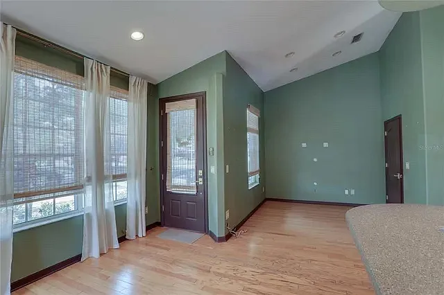 30 N Lawsona Blvd #30 — Photo 5