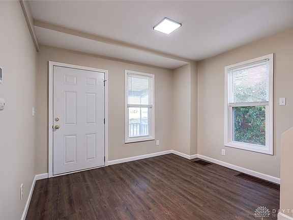 4th image of 426 Catherine Ave