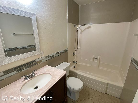 4th image of 1179 E Madison Ave Unit 2