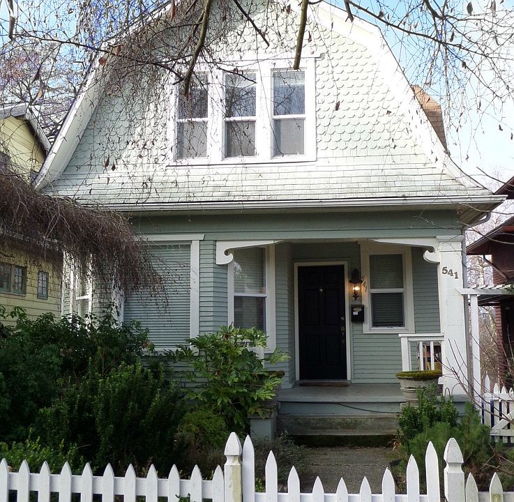 2nd image of 541 30th Ave