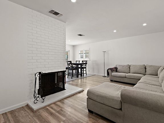 5th image of 127 Whitecliff Drive