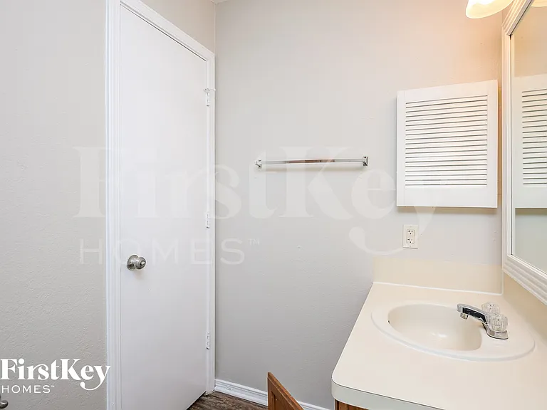 6216 Fairlane Dr — Photo 14