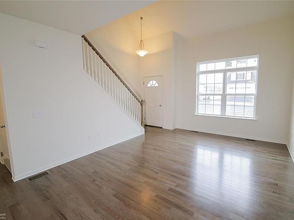 4th image of LOT 910 32 Graystone Cir