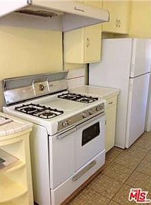 3rd image of 5660 Topeka Dr