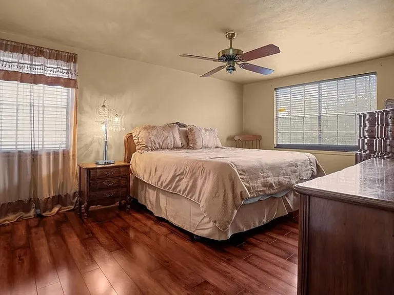 1310 Spring Valley Dr — Photo 14