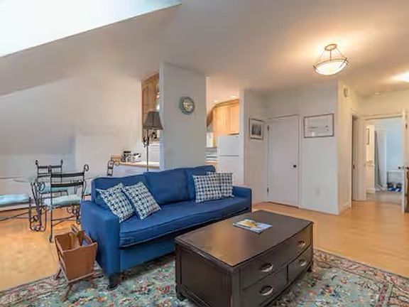3rd image of 486 Cumberland Ave APT 4