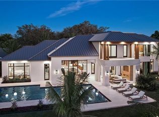 700 Tamarind Ct, Naples, FL 34108