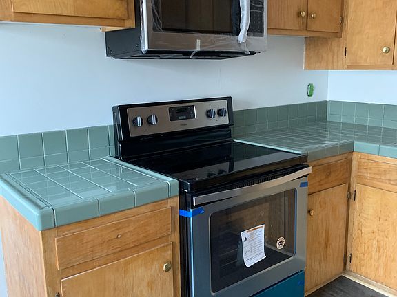 4th image of 11866 Oxford Ave