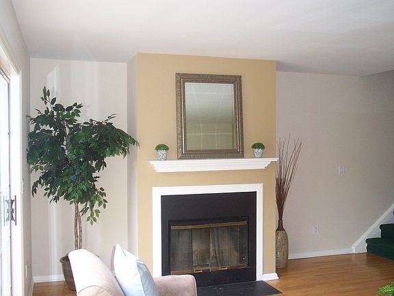 5th image of 303 Twin Brook Ct