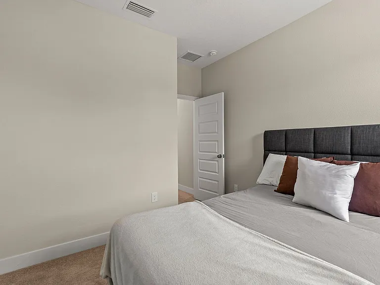 2110 W Palmetto St — Photo 25