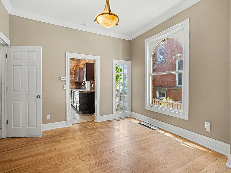 46 S Lincoln St — Photo 4