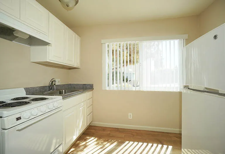 415 - 425 S Bernardo Avenue — Photo 7