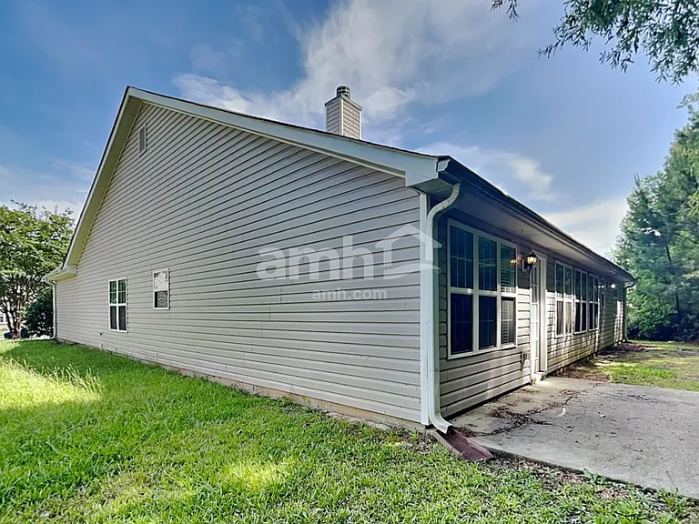 2166 Blueberry Ln — Photo 24
