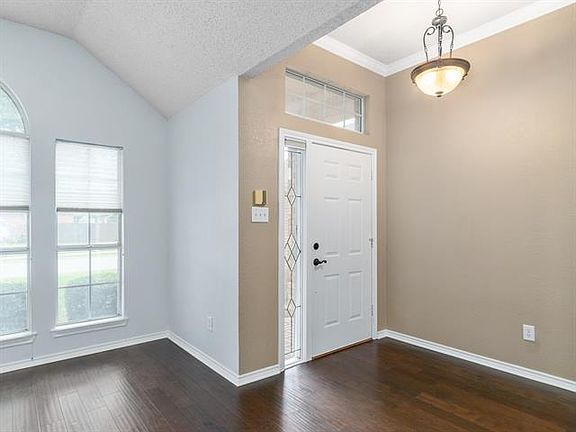 4th image of 271 Meadowside Dr