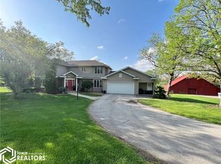 1105 & 1103 W 12th St S, Newton, IA 50208