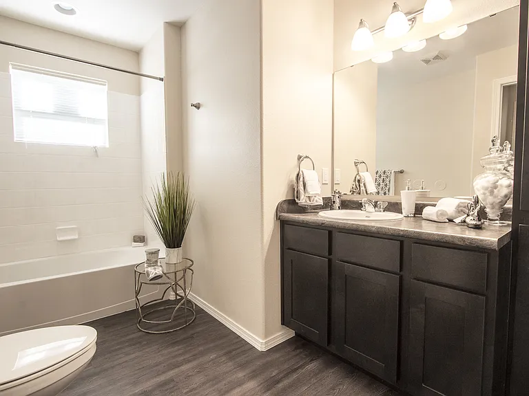 500 S Yarbrough Dr — Photo 21