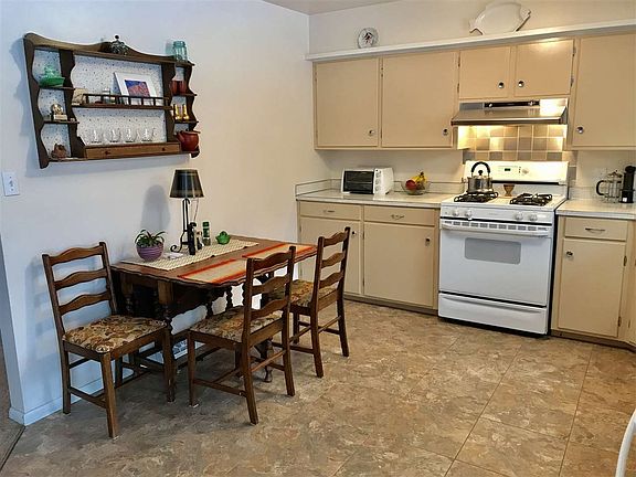 4th image of 1005 E Margaret St