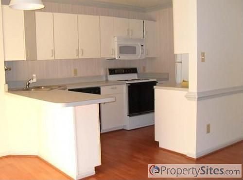 5th image of 104 Cheltenham Way