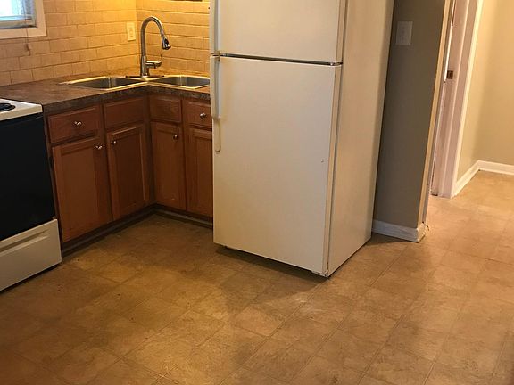 4th image of 19342 Meier St