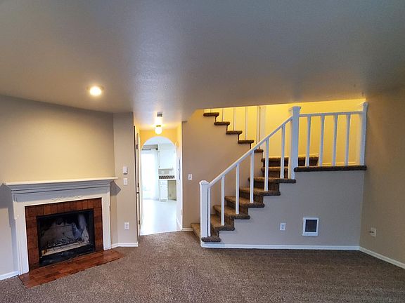 2nd image of 2615 Mountain View Ave W APT 8-A