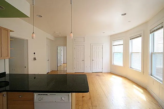 363 Columbia St #3 — Photo 8
