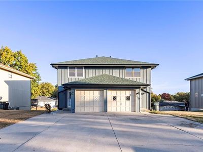 230 Holiday Ter, Lansing, KS, 66043
