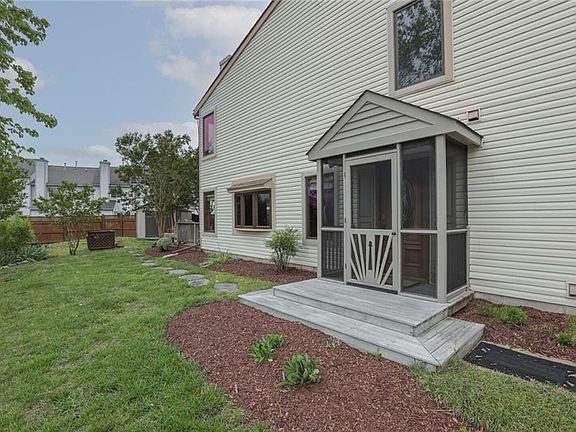 2nd image of 601 Sheafe Ct