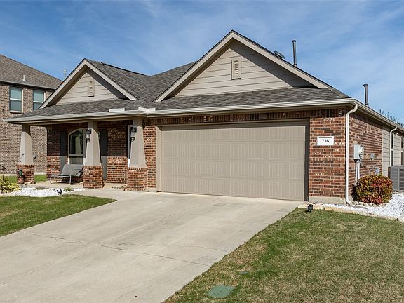 2nd image of 716 Salida Rd