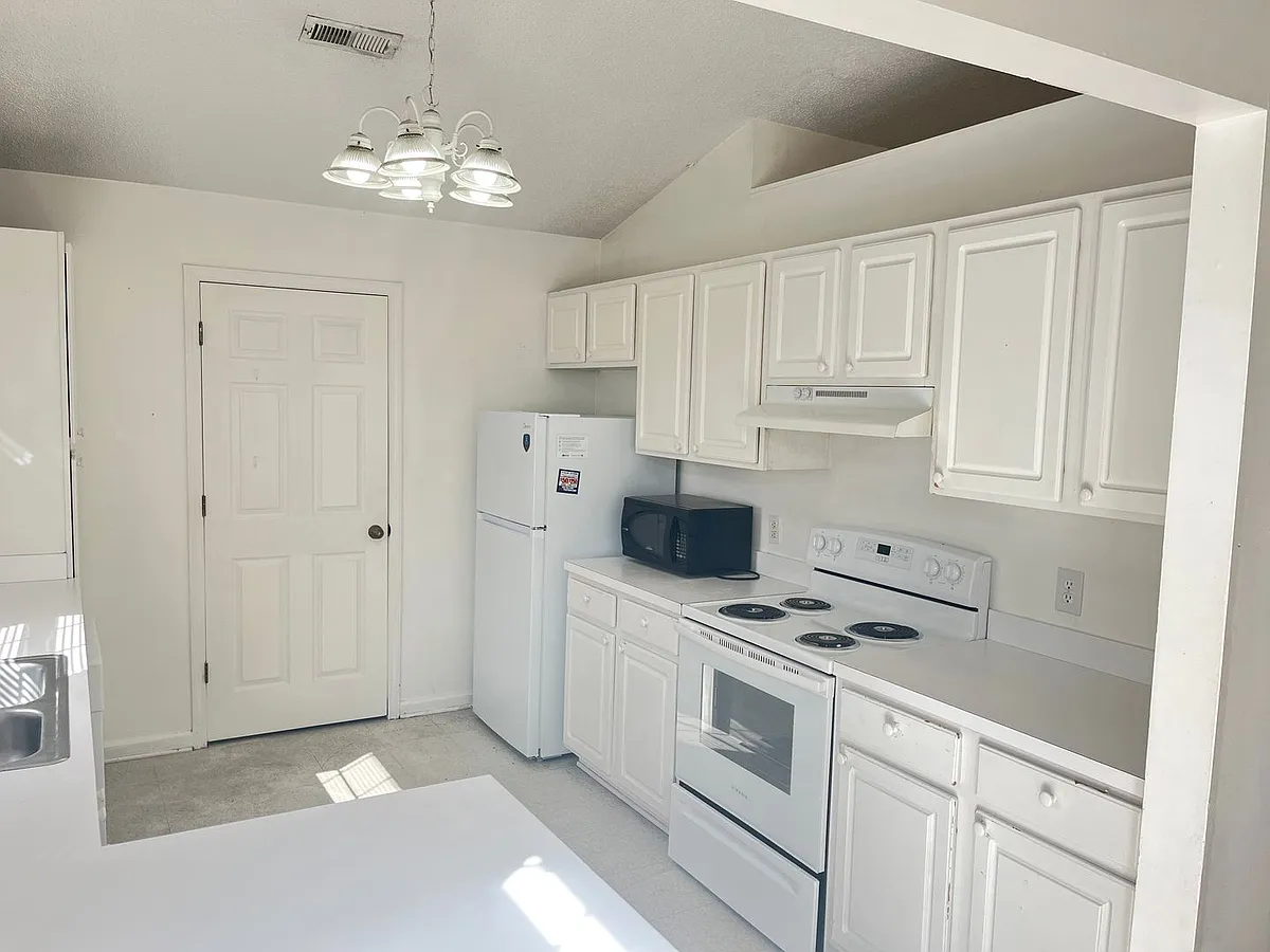 Building Photo - 1785 Barberry Dr