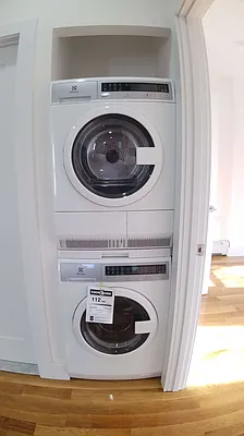 Rented by Uptown Flats LLC | media 25