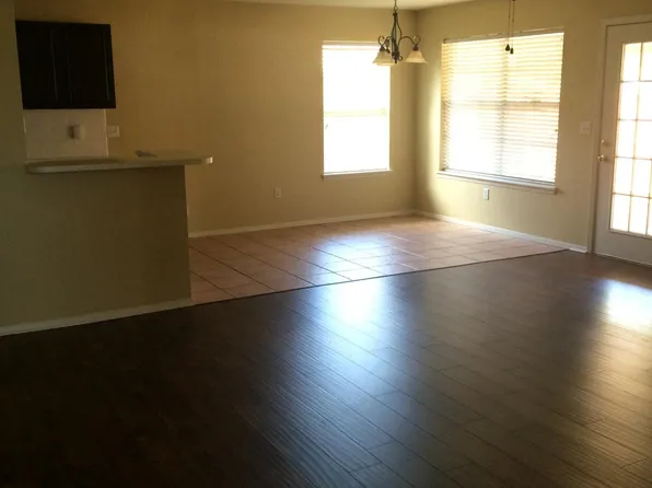 300 Azalea Trl, Whitehouse, TX 75791