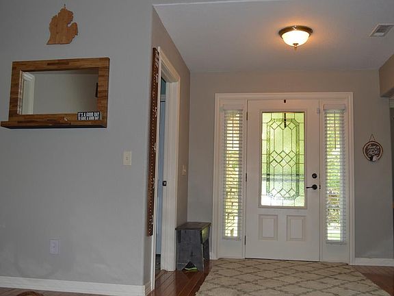5th image of 6 Reighton Cir