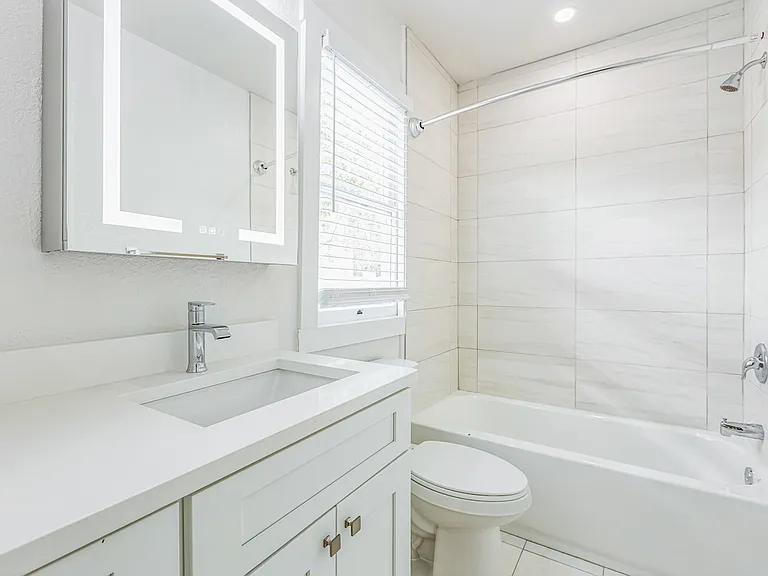 2918 W Bay Vista Ave #4 — Photo 7