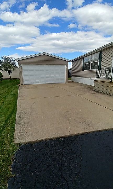 1st image of 5 Heron Ln