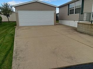 5 Heron Ln, Beecher, IL 60401