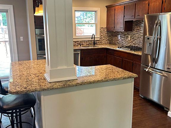 5th image of 108 Appleblossom Ln