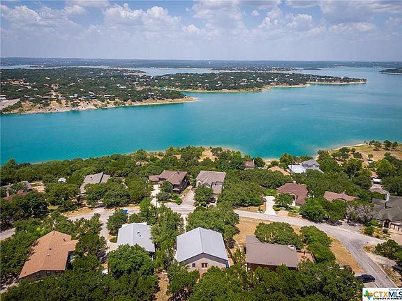 2nd image of 785 Lake Frst