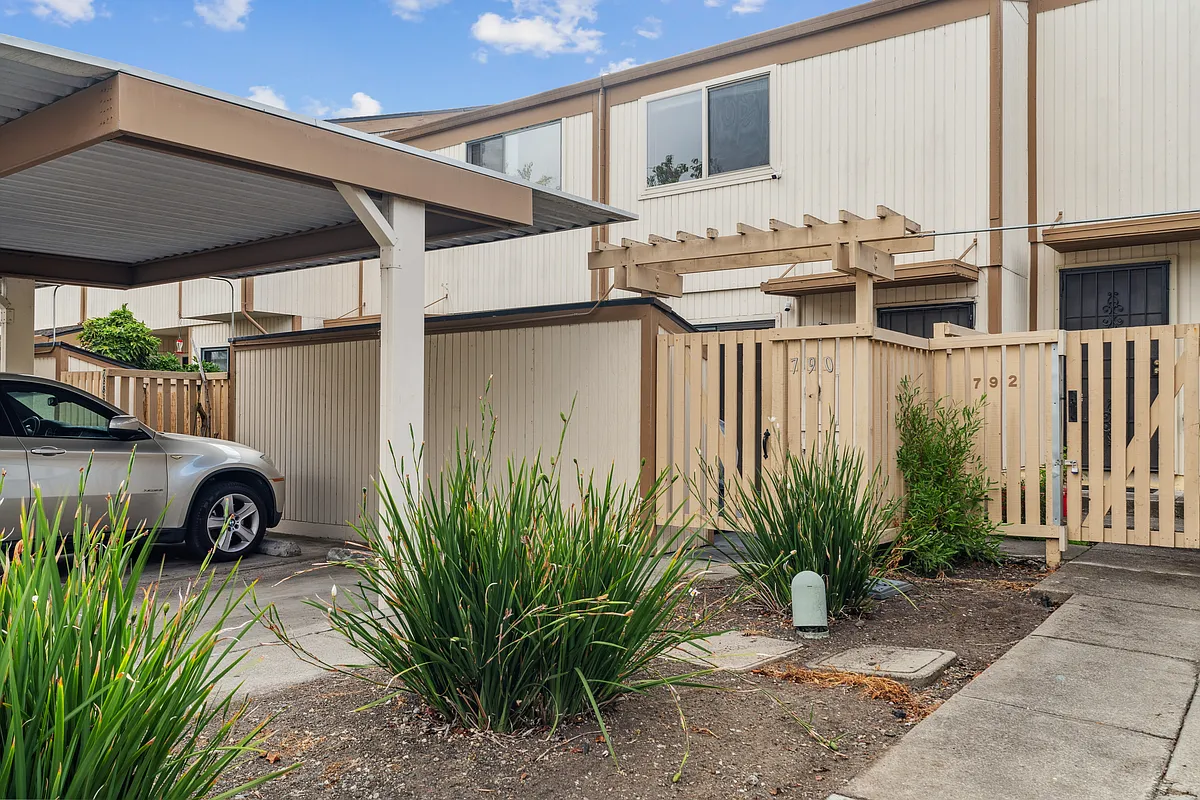 Building Photo - 790 Sageleaf Ct