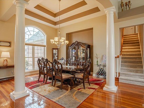 5th image of 7854 Margaret Cir